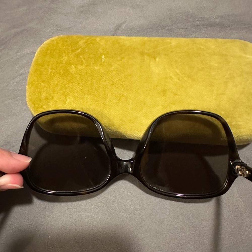 Gucci Sunglasses - Picture 5 of 9